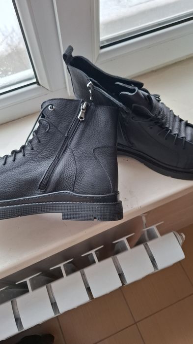 Продам кожаные  берцы