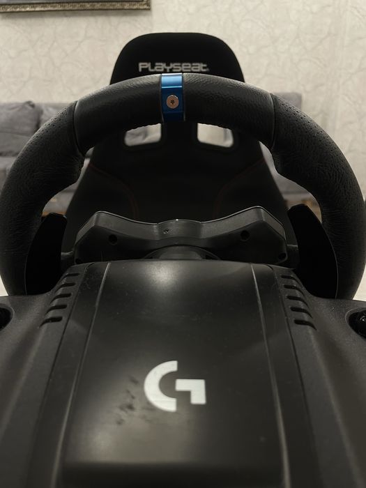 Продам игровой руль Logitech g923