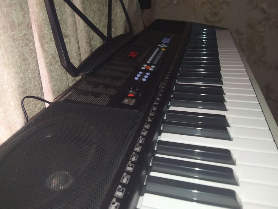 Sintezator MK2108