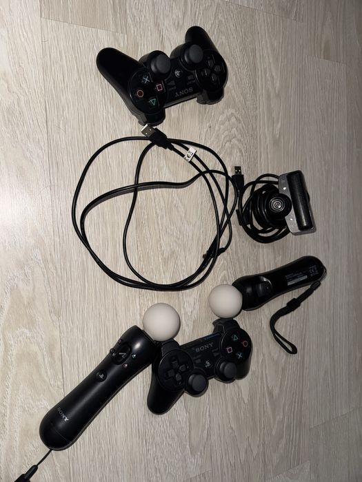 PS3 + 2 controllere + 2 PS Move + cameră + 15 jocuri – Pachet complet