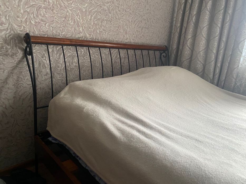 Кровать двухспальная