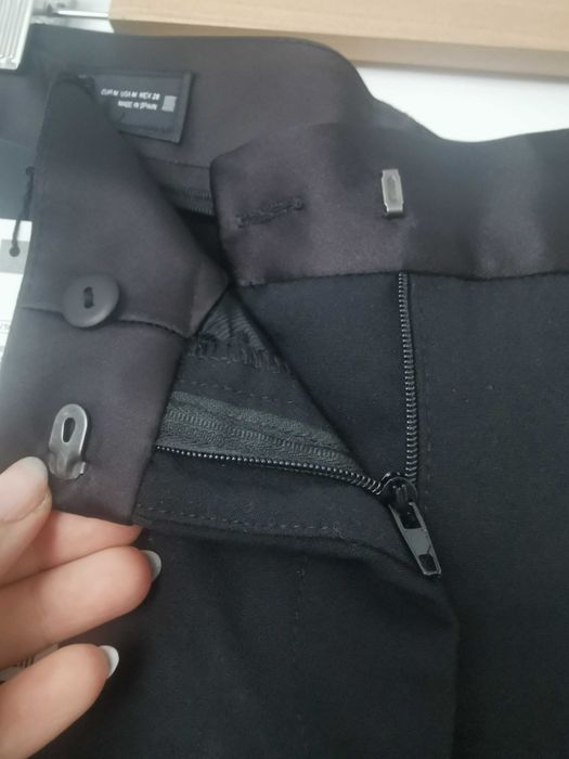 Pantaloni eleganți de costum