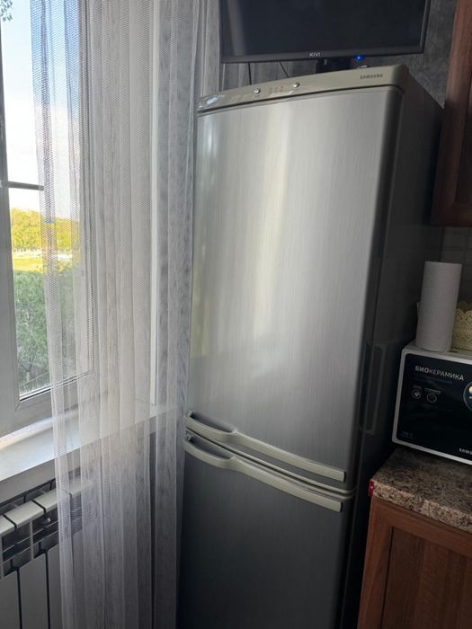 Холодильник LG продам