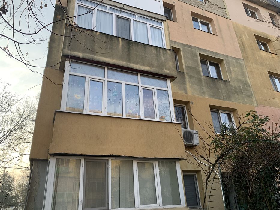 Apartament 2 Crihala etaj 1 de vanzare , Negociabil