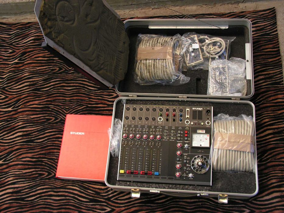 Смесителен пулт, Винтидж MIXER  Studer 069 6/2 в уникален комплект