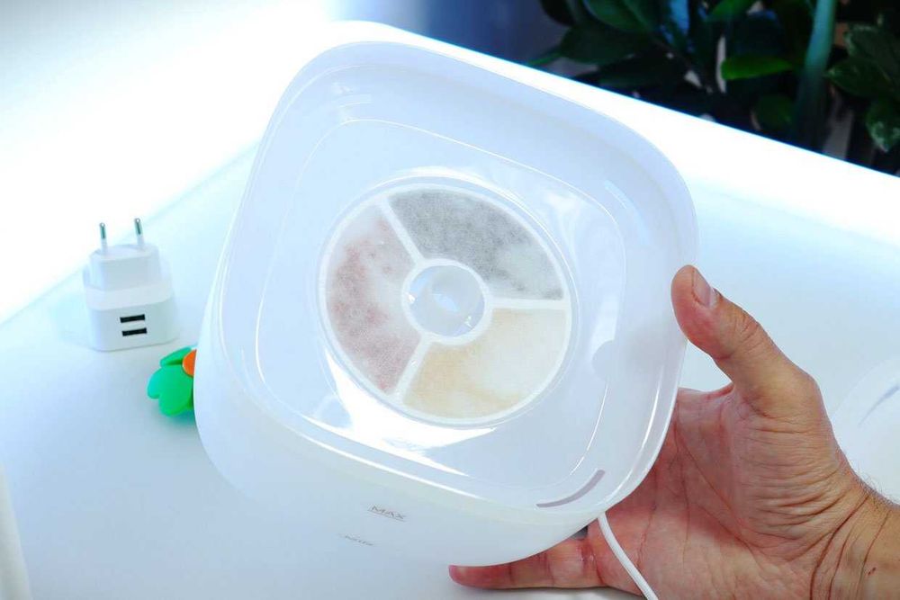 Fantana apa 2L pentru animale de companie