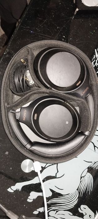 Продам Sony WH-1000XM3