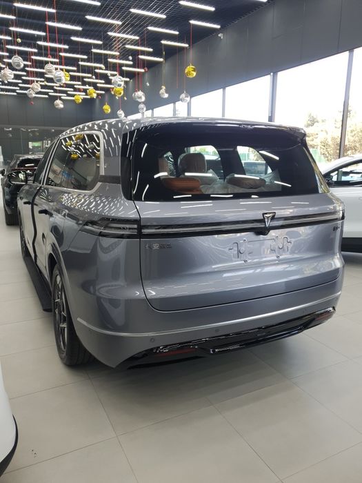 Deepal s09 max. 4x4AWD.