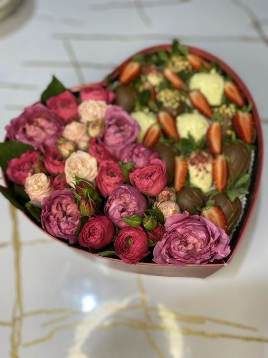 Клубника в шоколаде и денежный букет Караганда