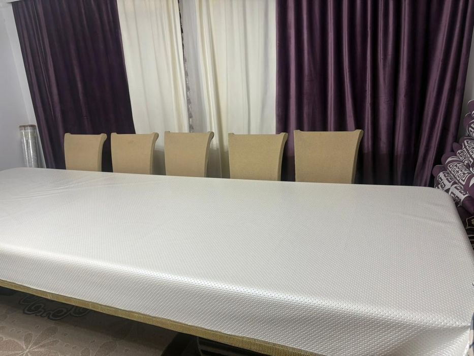 Стол продается без стульев