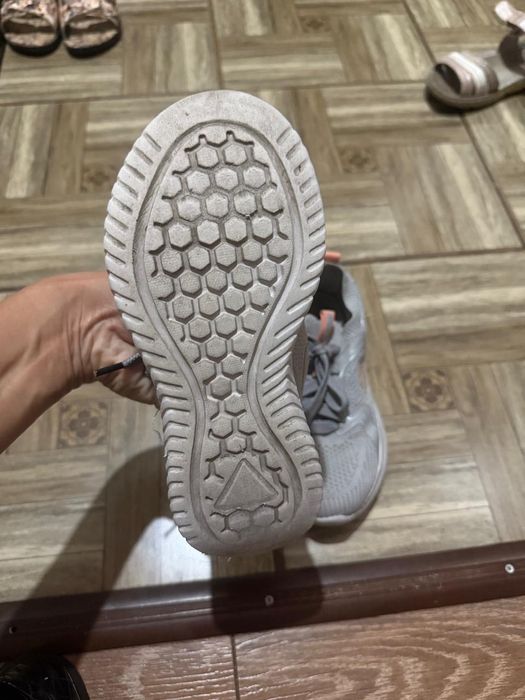 Кроссовки для девочки