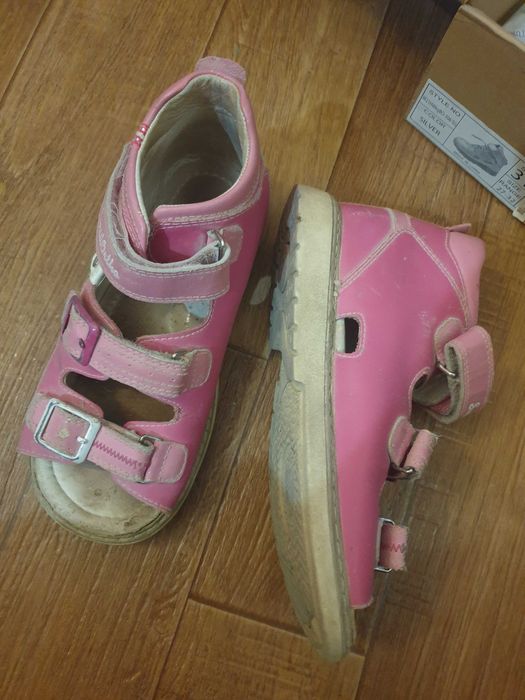 Обувь на девочку до 10лет