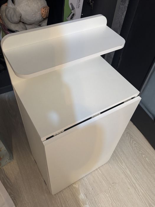 Стол маникюрный