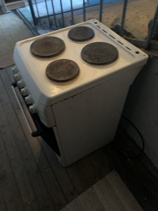 Продаю духовку за 10000