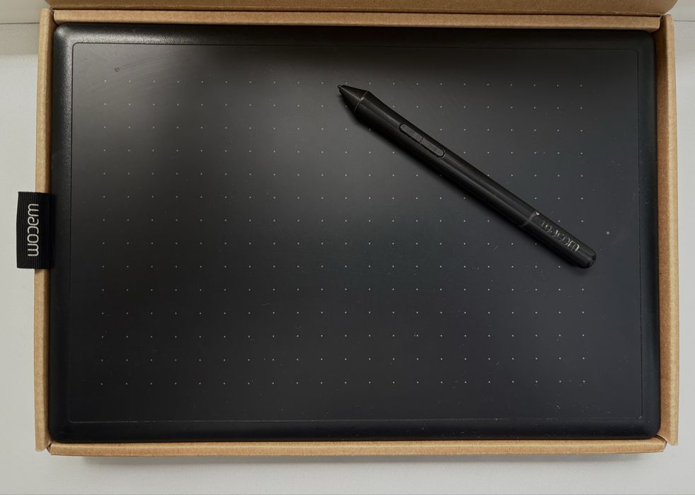 Графический планшет One ( Wacom )