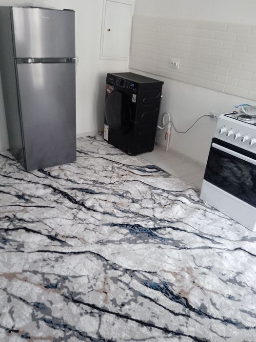 #Ijara #Kvartira #Novastroyka  Sergeli, Yangi darxon. 3 xona. QIZLARga