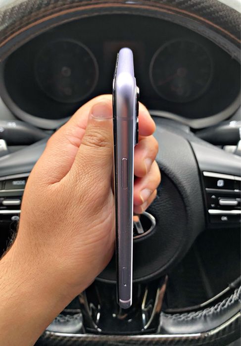 iPhone 11 в идеальном состоянии