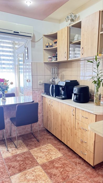 Vând apartament 70mp, 3 camere + living cu bucătărie open space, Micro Aiud