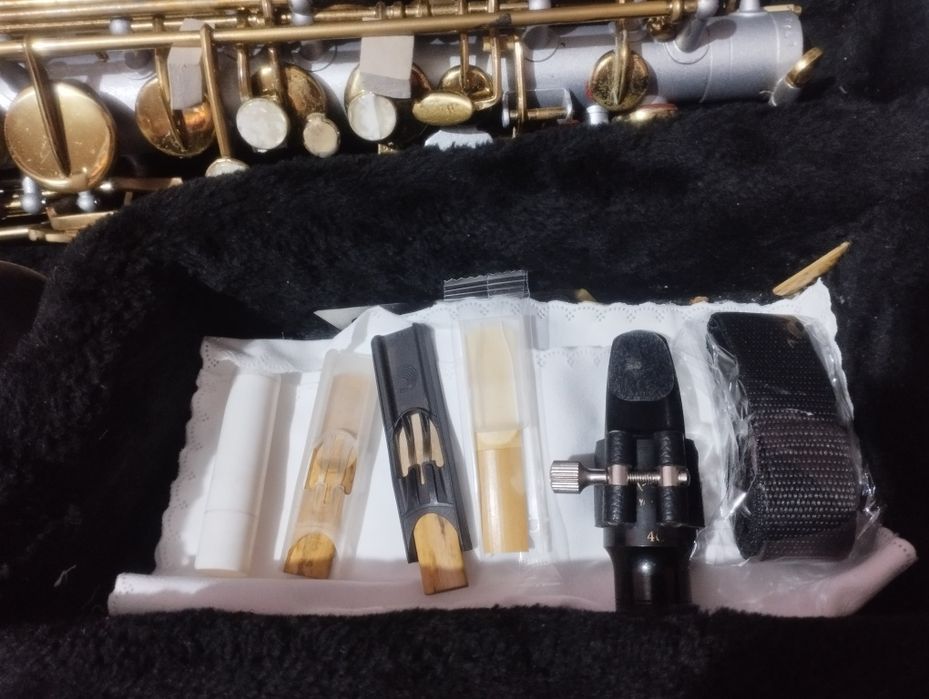 Saksafon alto   toʻylarga. Bemalol. Ijro qilsa boʻladi. Srowne sotilad