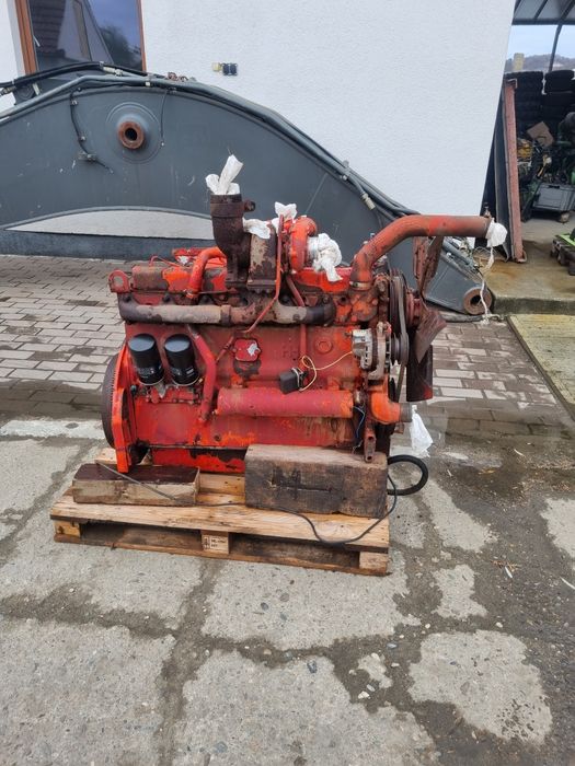 Motor combina CASE IH Navistar DT437 — poza 3