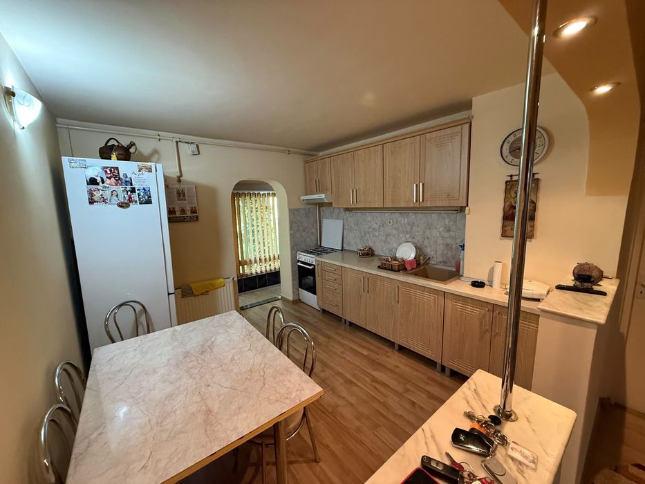 Vand Apartament 3 camere M16