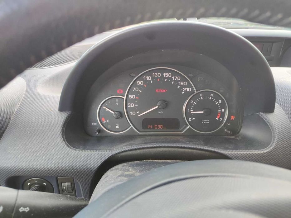 Автомобил  Пежо  1007