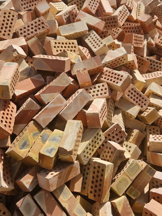 Кирпичи с доставкой