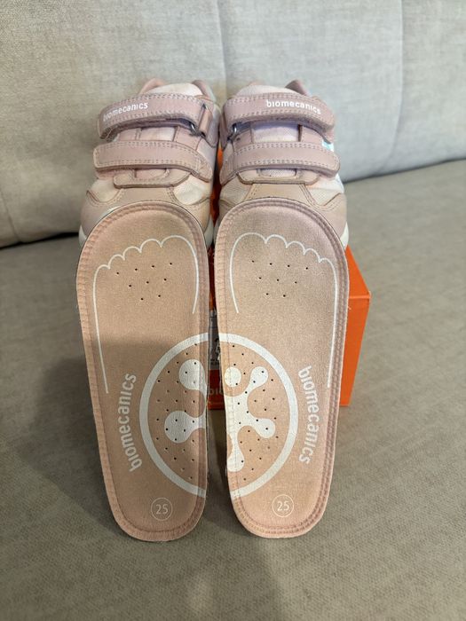 Sneakers Biomecanics, marimea 25