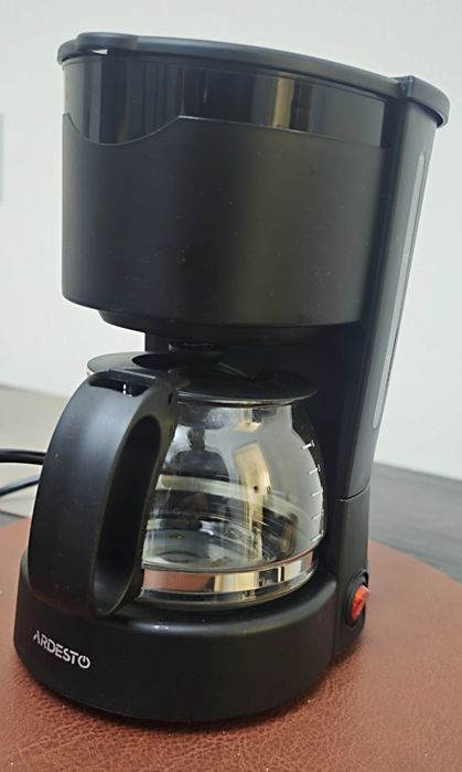 Кофеварка чёрная ARDESTO