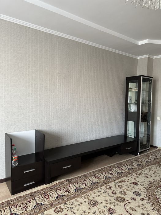 Тумба для телевизора и диван