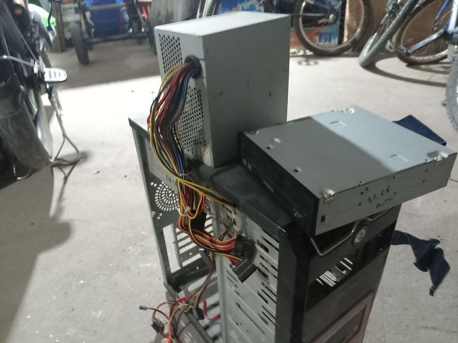 Компютер арзонга сотилади