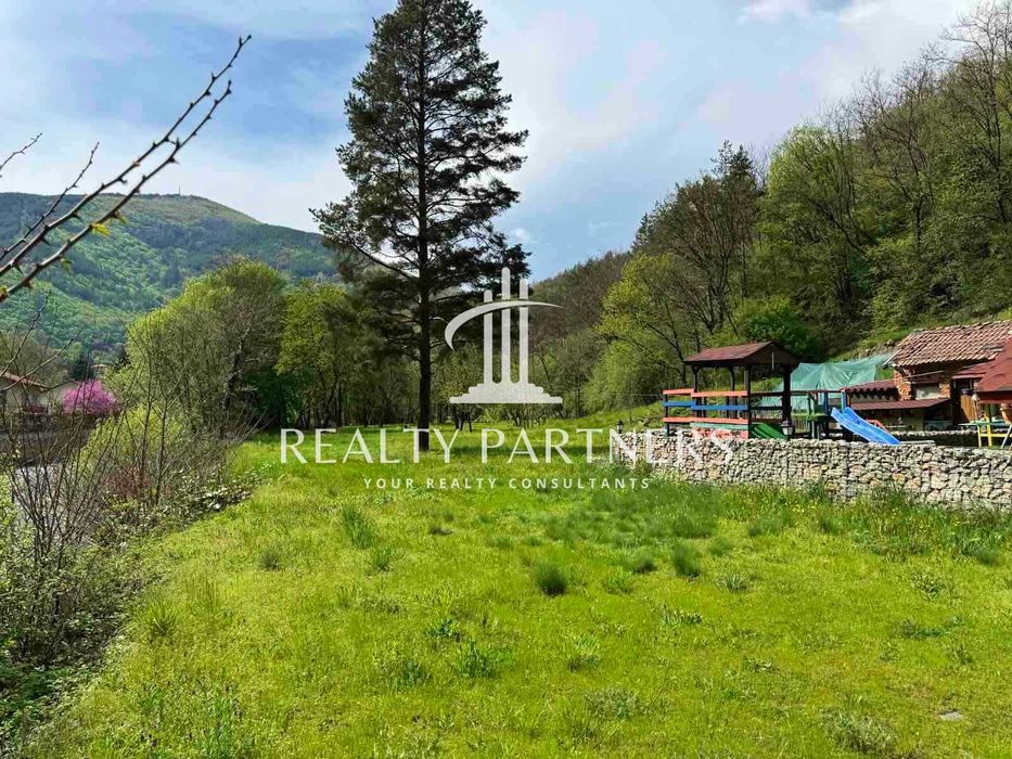 Продава Къща - с. Реброво, обл. София
