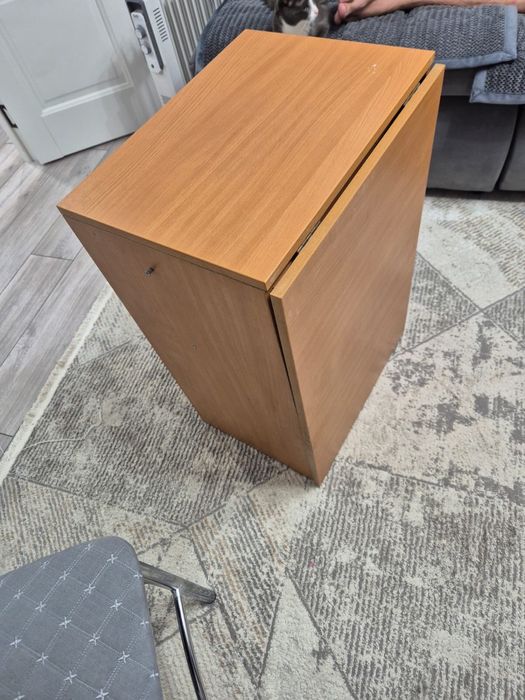 Отдам бесплатно тумбочку