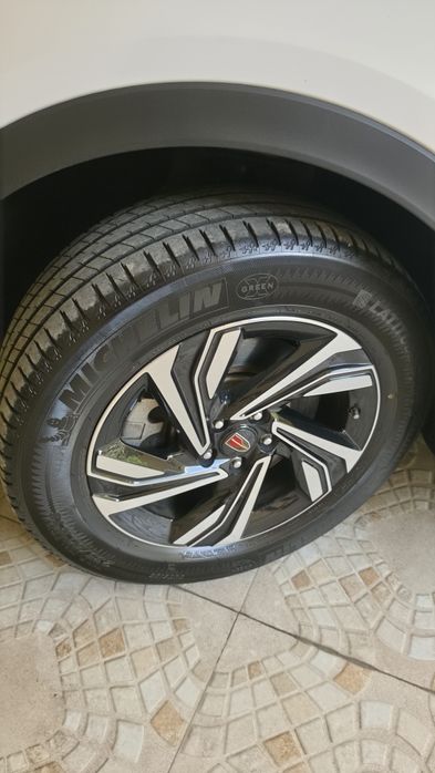 Hongqi Hs5 FWD sotiladi