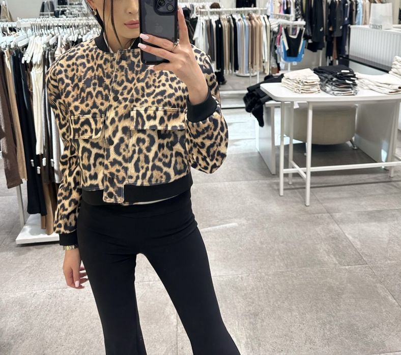 Продам Бомбер состояние нового