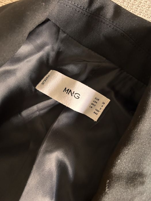 Дамско сако на Mango