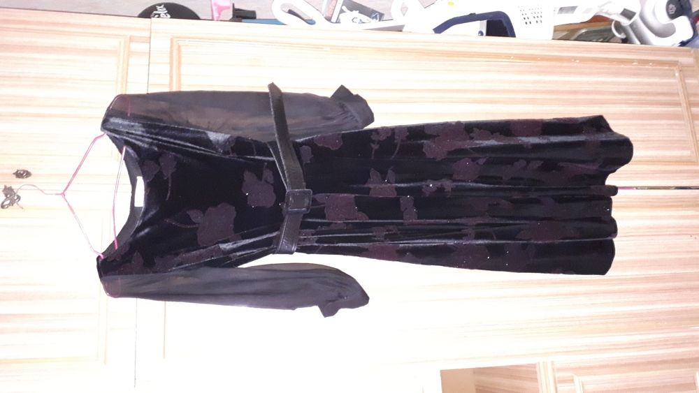 Продам вечерние платья.