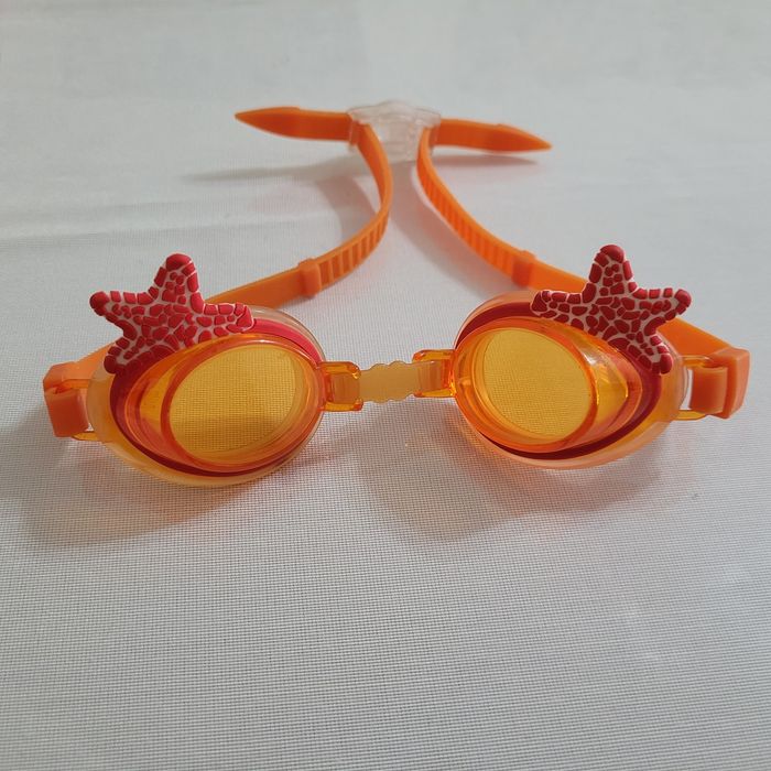 Очки для плавания