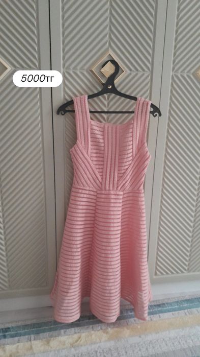 Одежда для девочек. В хорошем состоянии, размер 42-44.