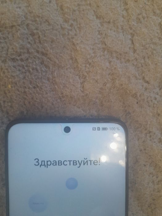 Продается телефон Huawei y90.