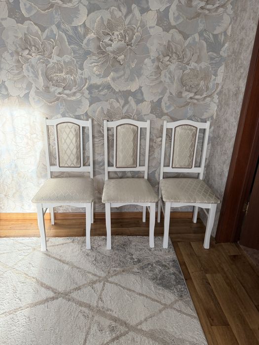 Продам 6 стульев