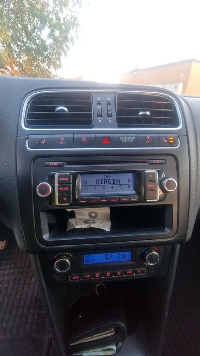 VOLKSWAGEN Polo 2011 — imagine 4