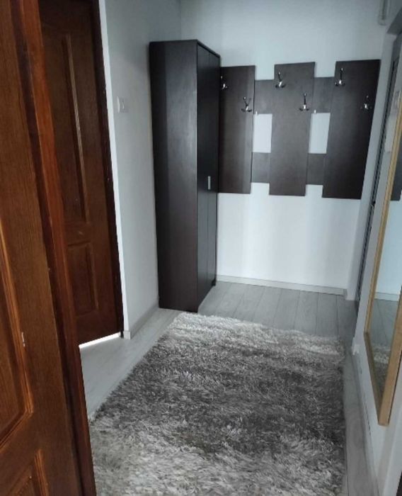 Apartament 3 camere semidecomandat