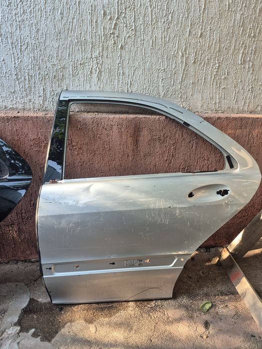 Задние левые двери Mercedes W220