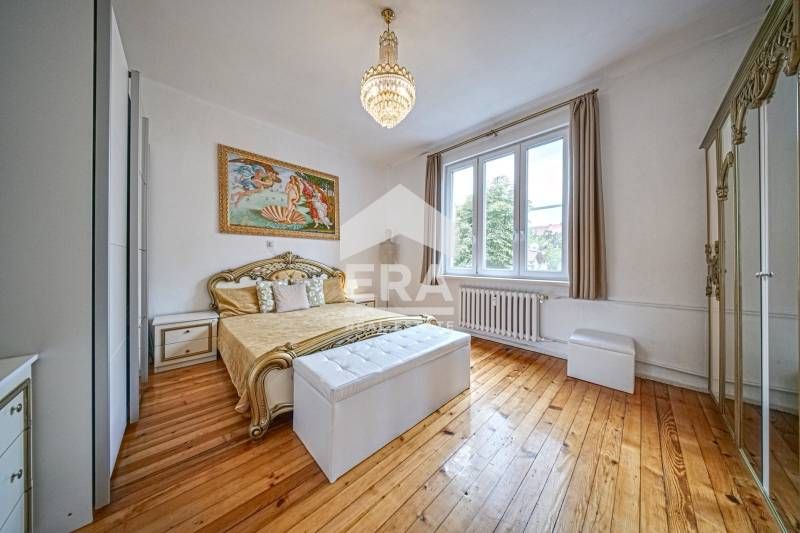 Продава се Тристаен апартамент в София, Център - 110 кв.м за 3199 €/кв.м - Снимка #5