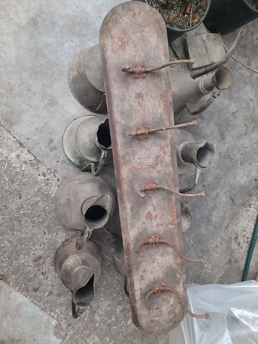 Стара дървена закачалка