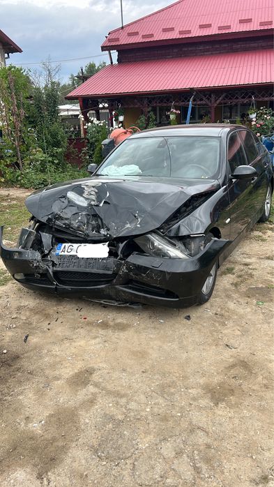 Dezmembrez bmw e90 2.0 163 cp