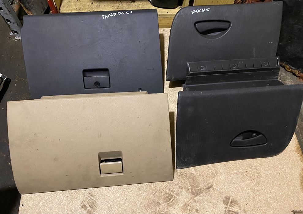 Бардачок центральной панели Ford Focus/Galaxy (Форд Фокус/Галакси)