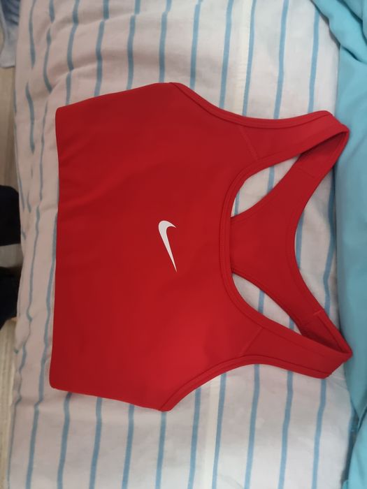 Одежда найк красный