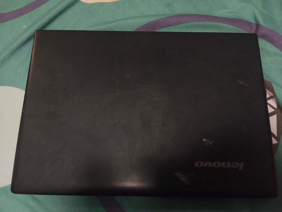 Vand laptop lenovo i3 gen 5 4gb ram
